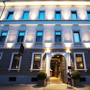 Fifty House Cellini ***** Milano